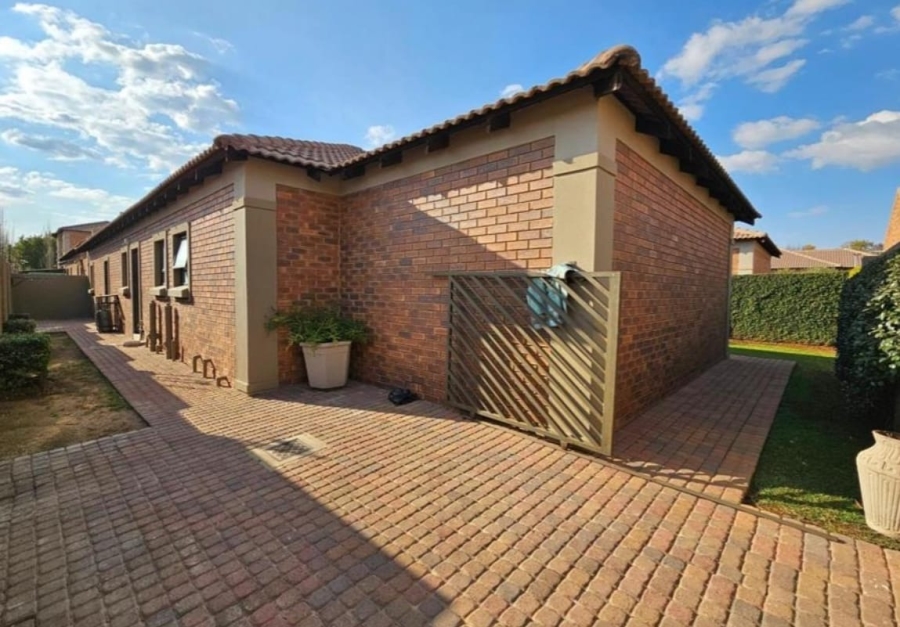3 Bedroom Property for Sale in Van Der Hoff Park North West